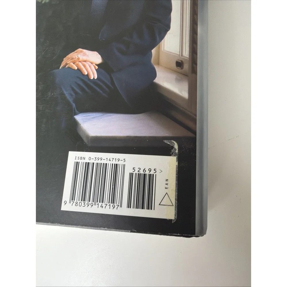 P is for Peril : A Kinsey Millhone Mystery - Hardcover By Sue Grafton -‎ Great